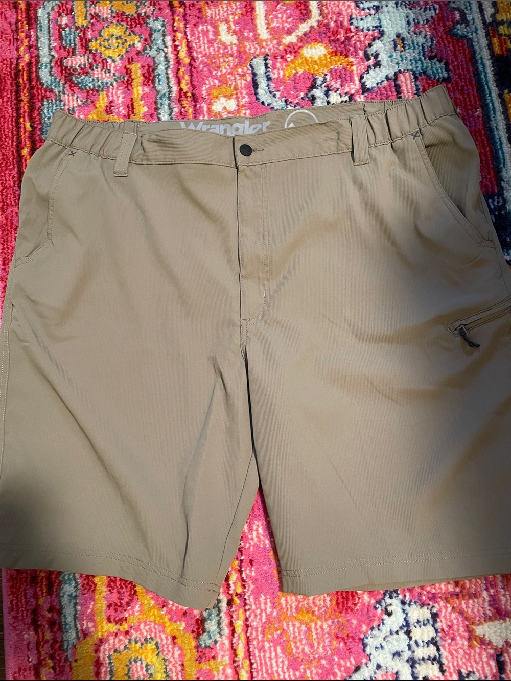 Wrangler Men's Khaki Lightweight Hybrid Shorts